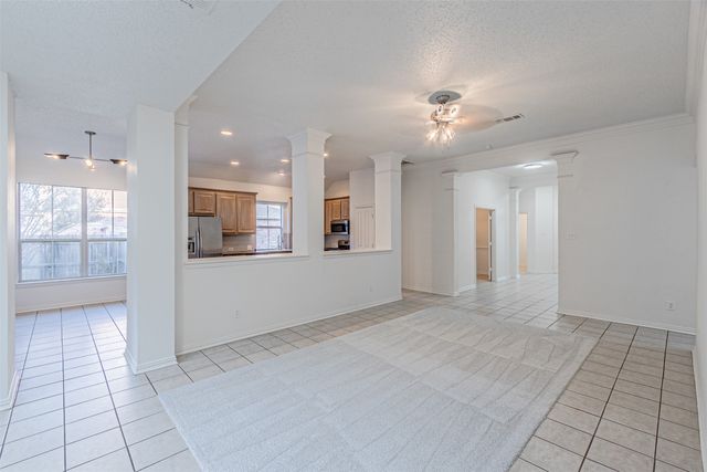 620 Gwyndellons Lane, Grand Prairie, TX 75052