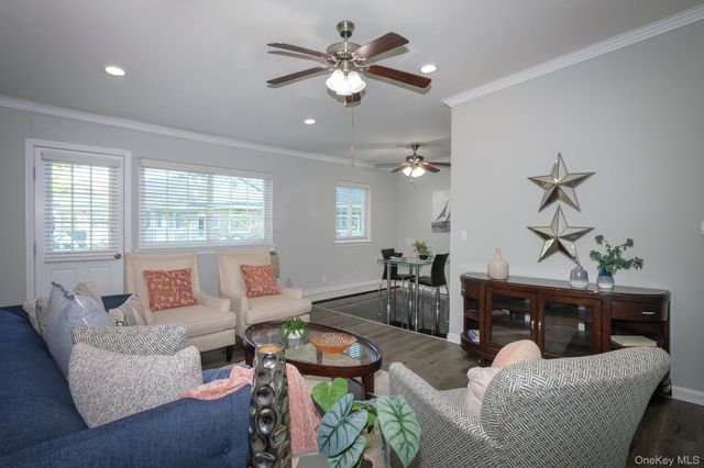 662 Veterans Highway 5-1G, Hauppauge, NY 11788