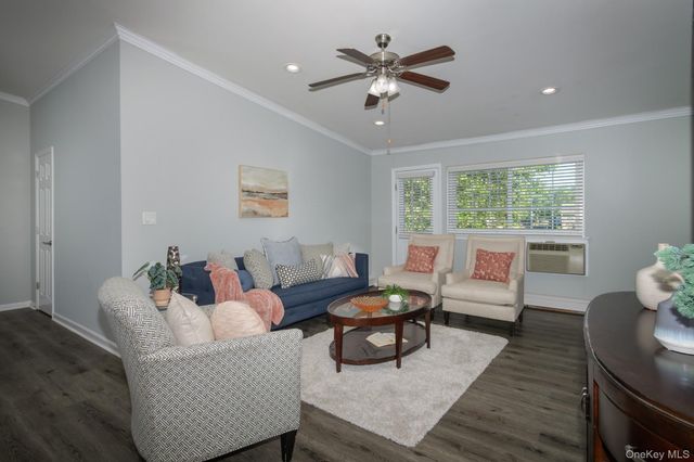 662 Veterans Highway 5-1G, Hauppauge, NY 11788