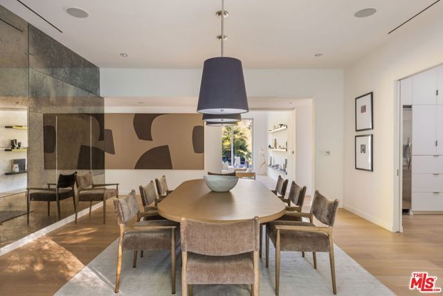 2731 Hutton Drive, Los Angeles, CA 90210