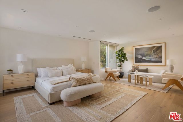 2731 Hutton Drive, Los Angeles, CA 90210