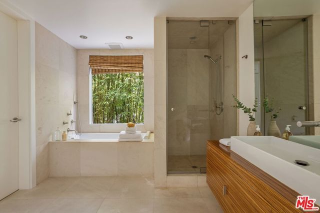 2731 Hutton Drive, Los Angeles, CA 90210