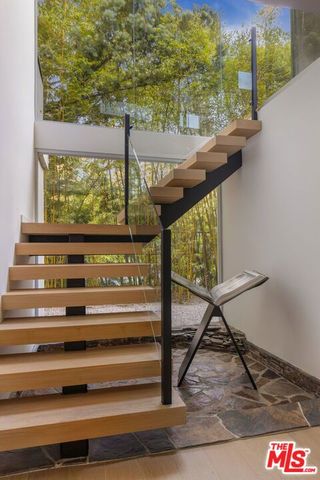 2731 Hutton Drive, Los Angeles, CA 90210