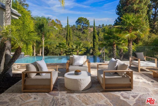 2731 Hutton Drive, Los Angeles, CA 90210