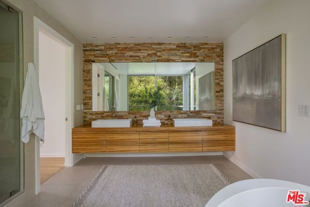 2731 Hutton Drive, Los Angeles, CA 90210