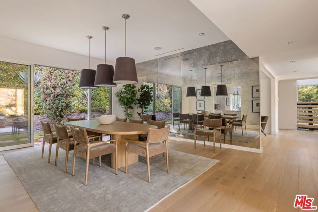 2731 Hutton Drive, Los Angeles, CA 90210