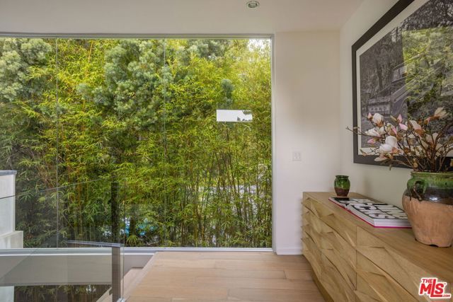 2731 Hutton Drive, Los Angeles, CA 90210