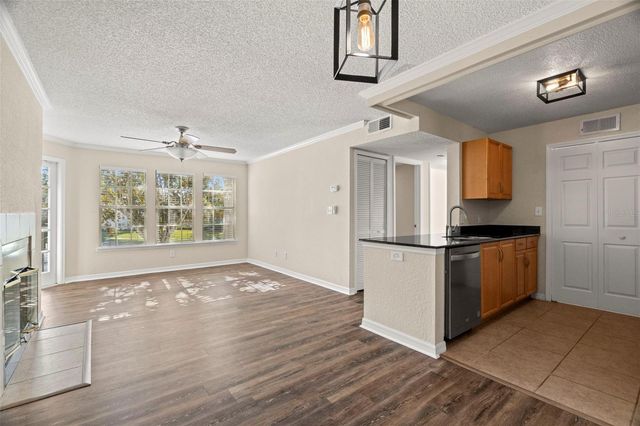 3310 HAVILAND COURT 203, Palm Harbor, FL 34684