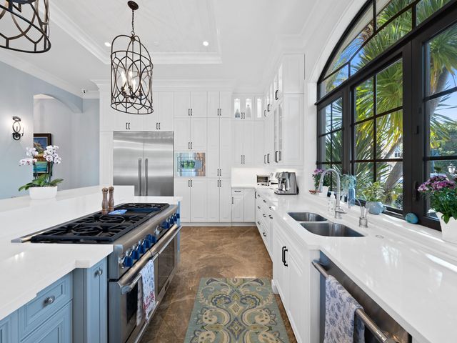 2319 NE 28th Street, Lighthouse Point, FL 33064