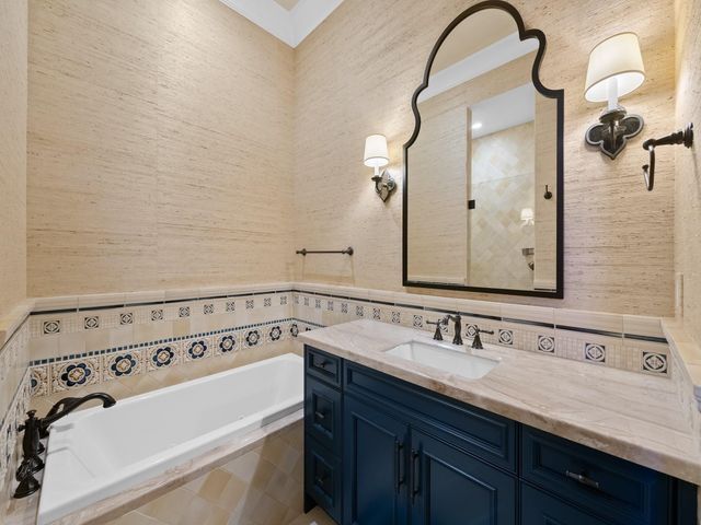 2319 NE 28th Street, Lighthouse Point, FL 33064