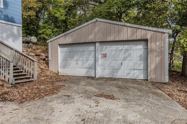 28253 W Cove Drive, Lincoln, MO 65338