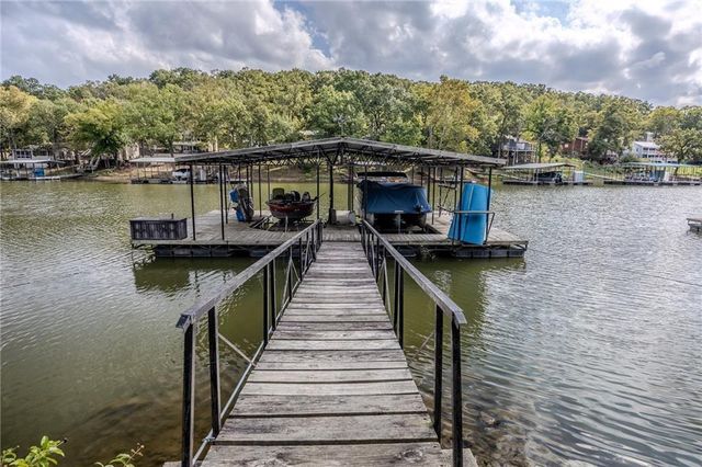 28253 W Cove Drive, Lincoln, MO 65338