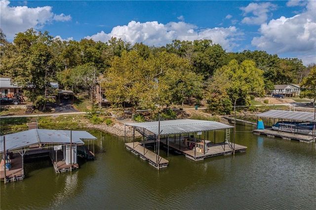 28253 W Cove Drive, Lincoln, MO 65338