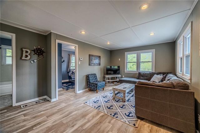 28253 W Cove Drive, Lincoln, MO 65338