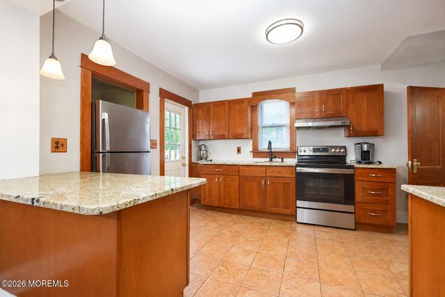 55 Maple Avenue, Fords, NJ 08863
