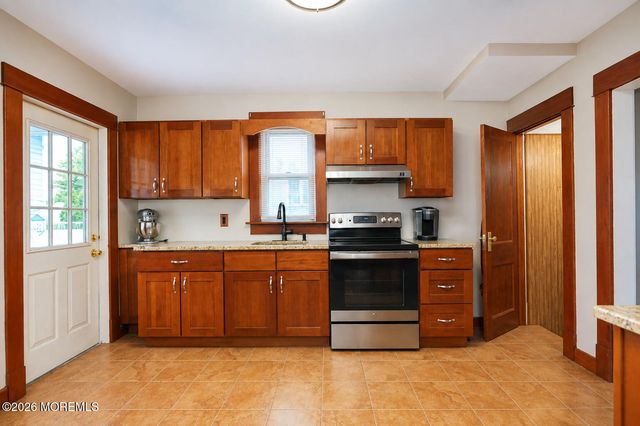 55 Maple Avenue, Fords, NJ 08863