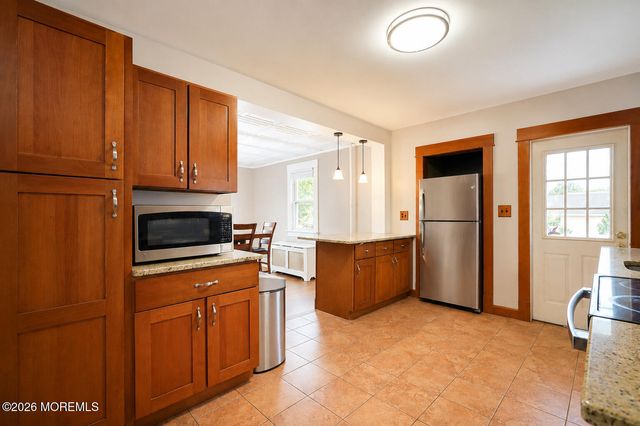 55 Maple Avenue, Fords, NJ 08863