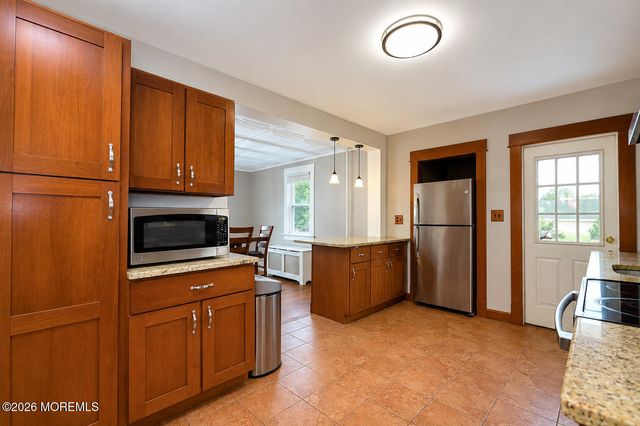 55 Maple Avenue, Fords, NJ 08863