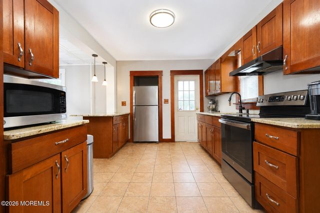 55 Maple Avenue, Fords, NJ 08863
