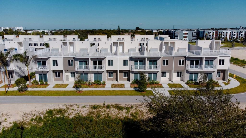 13824 SW 262 St, Homestead, FL 33032