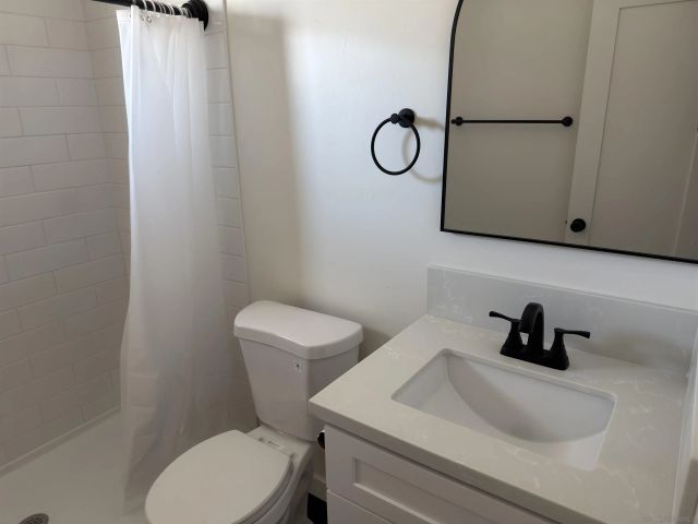 9759 Abbeywood Road, Santee, CA 92071