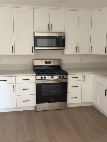 9759 Abbeywood Road, Santee, CA 92071