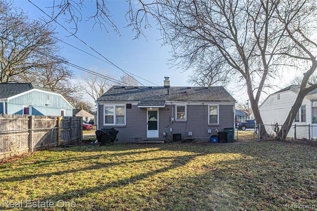 2411 Harris Street, Ferndale, MI 48220