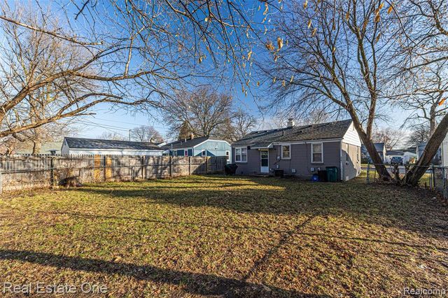 2411 Harris Street, Ferndale, MI 48220