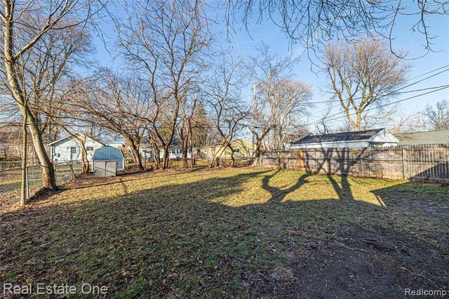 2411 Harris Street, Ferndale, MI 48220