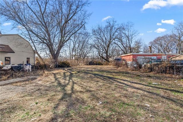 8122 Paseo Boulevard, Kansas City, MO 64131