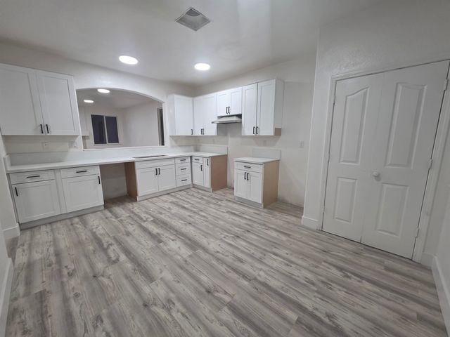 8226 Windmill Oaks Pl, Antelope, CA 95843