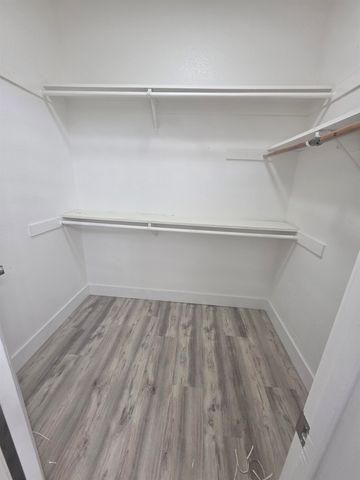 8226 Windmill Oaks Pl, Antelope, CA 95843