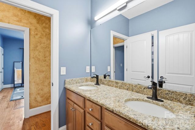 142 Riverchase Lane, Mooresville, NC 28115