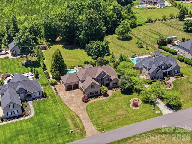 142 Riverchase Lane, Mooresville, NC 28115