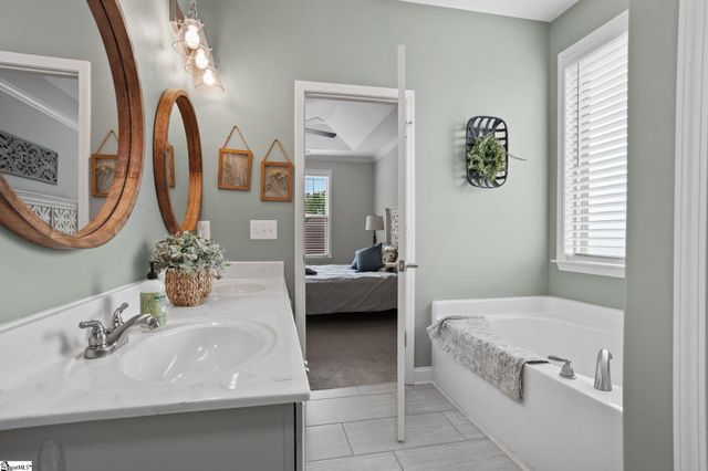 5 Ryders Way, Taylors, SC 29687