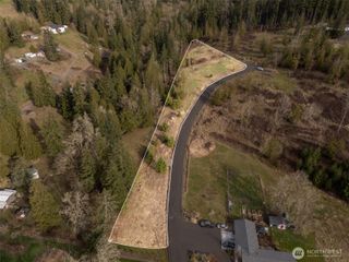426 Rose Garden Lane, Kelso, WA 98626