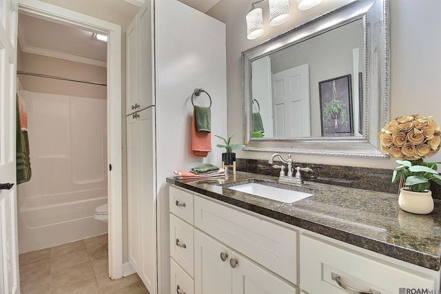 2420 Sherry St, Denham Springs, LA 70726