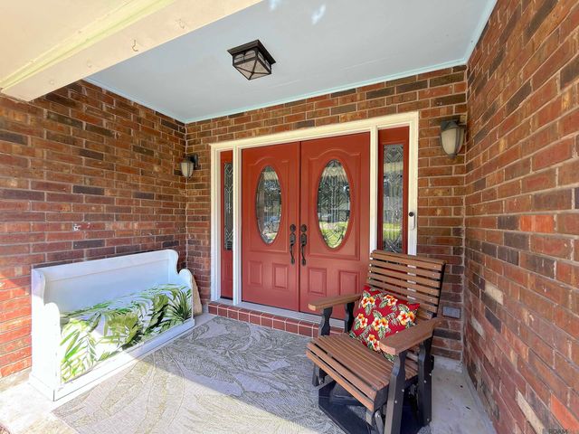 2420 Sherry St, Denham Springs, LA 70726