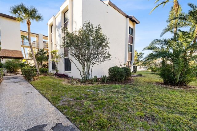 2209 BELLEAIR ROAD C5, Clearwater, FL 33764