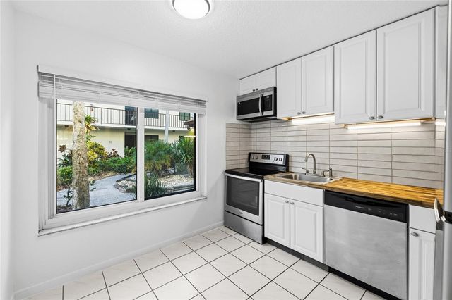 2209 BELLEAIR ROAD C5, Clearwater, FL 33764