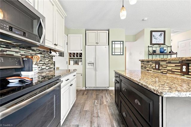150 Creekview Drive, Kernersville, NC 27284