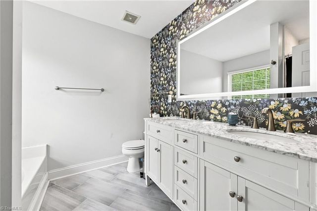 150 Creekview Drive, Kernersville, NC 27284