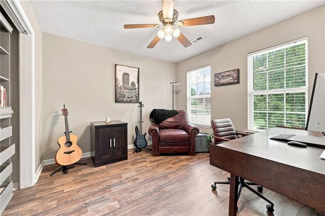 150 Creekview Drive, Kernersville, NC 27284