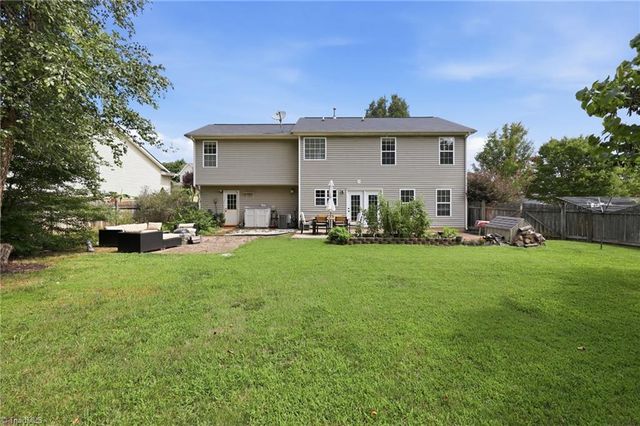 150 Creekview Drive, Kernersville, NC 27284