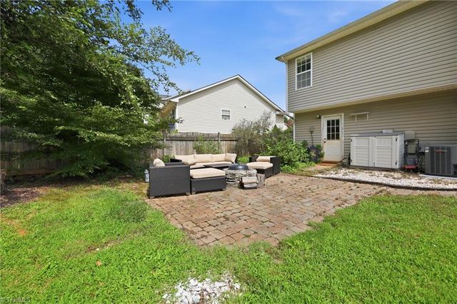 150 Creekview Drive, Kernersville, NC 27284