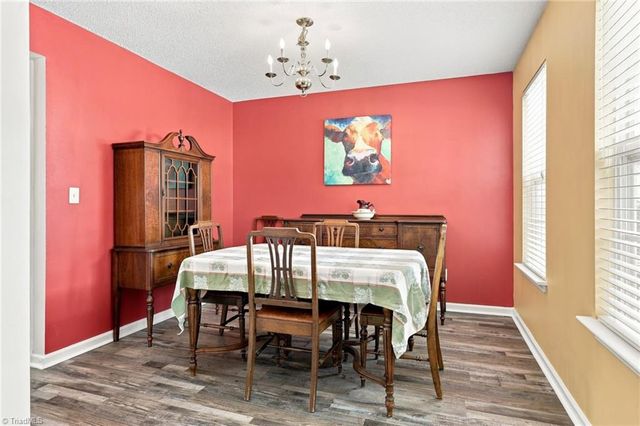 150 Creekview Drive, Kernersville, NC 27284