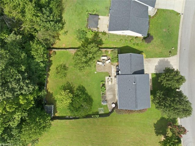 150 Creekview Drive, Kernersville, NC 27284