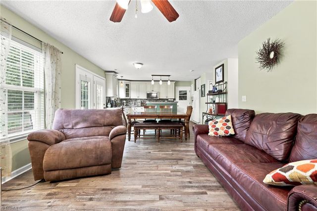150 Creekview Drive, Kernersville, NC 27284