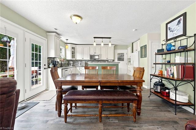 150 Creekview Drive, Kernersville, NC 27284