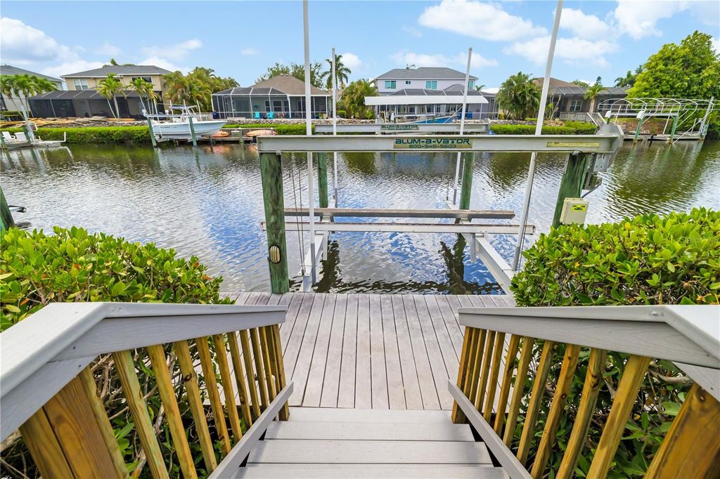 Image 11 of property listing at 3803 HAWK ISLAND DRIVE, Bradenton, FL 34208